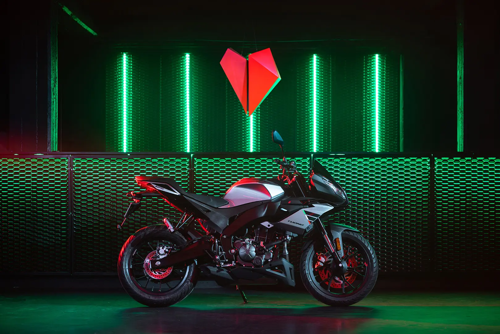Aprilia Tuono 125 galeri 4