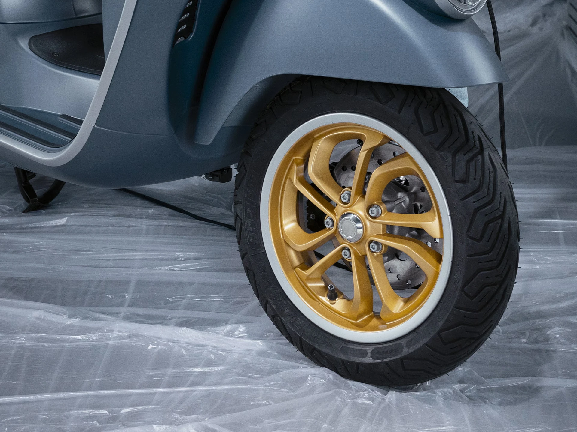 Vespa Officina 8 galeri 3